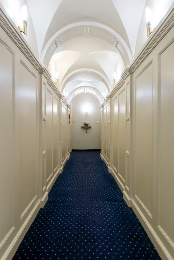 The Black Swan Hotel بروج المظهر الخارجي الصورة